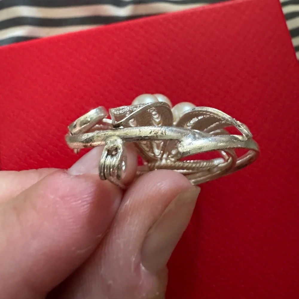 Elegant Silver Floral Brooch with Pearls